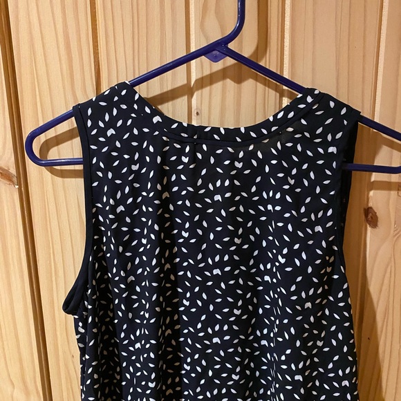 Loft black and white dressy top size small - Picture 2 of 5